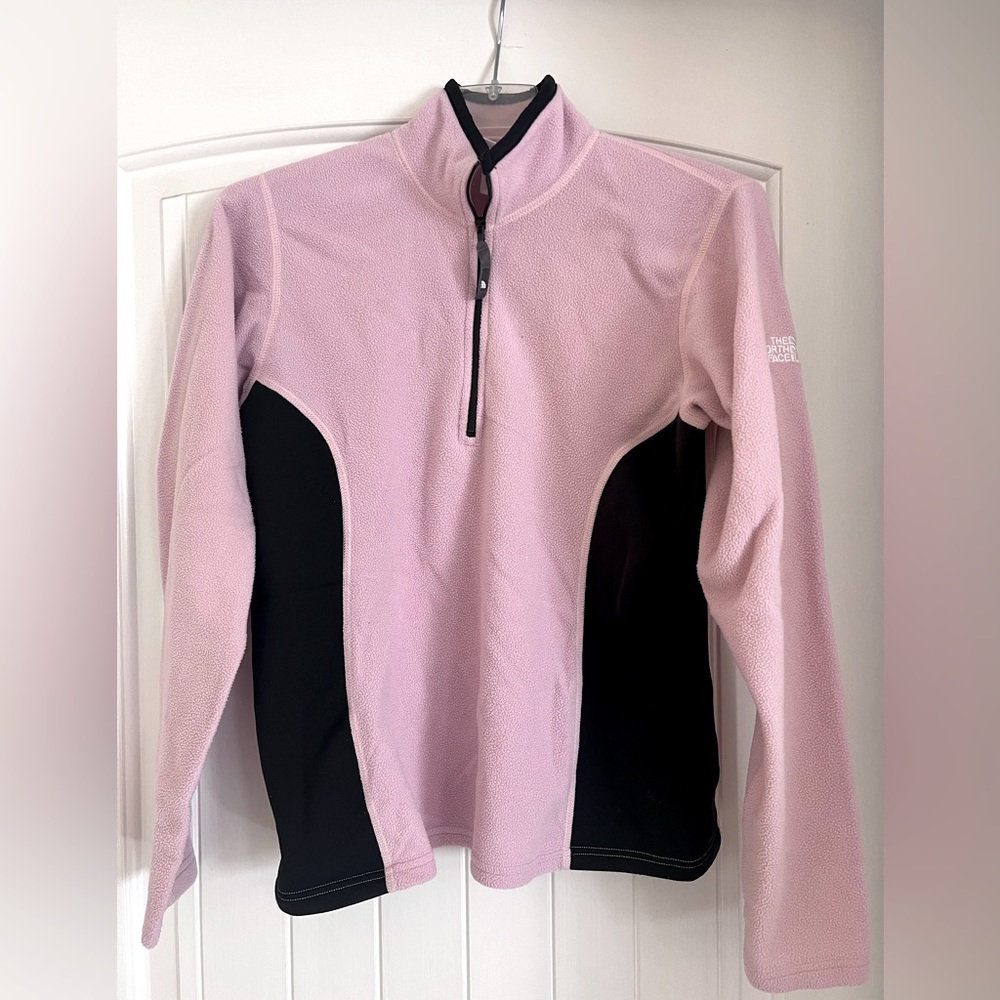 Northface women’s 1/4 zip lightweight fleece.